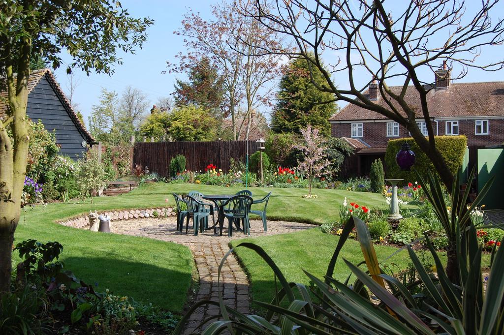 Bed and Breakfast Pickwick House Stoke by Clare Exterior foto